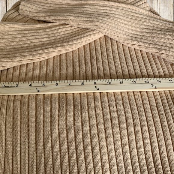 Gap Turtleneck Sweater - Picture 5 of 7